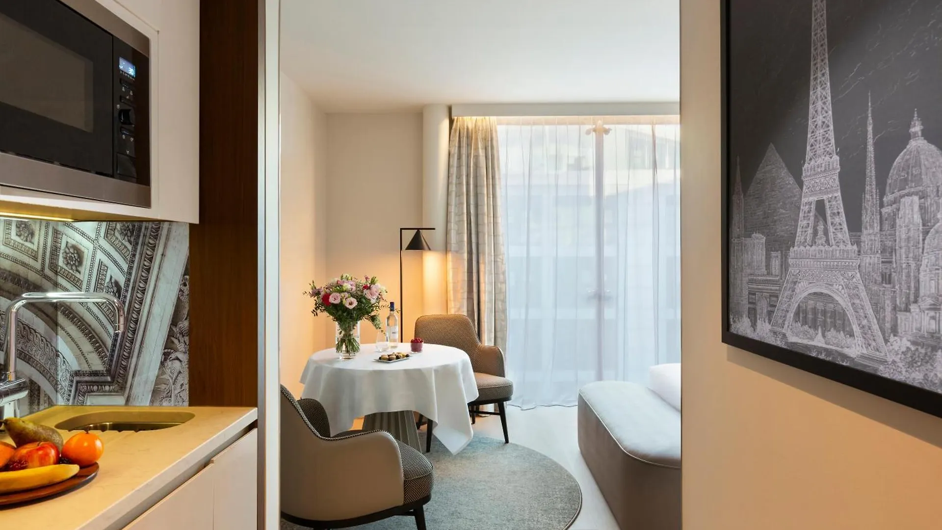 La Clef Tour Eiffel Paris By The Crest Collection Hotel