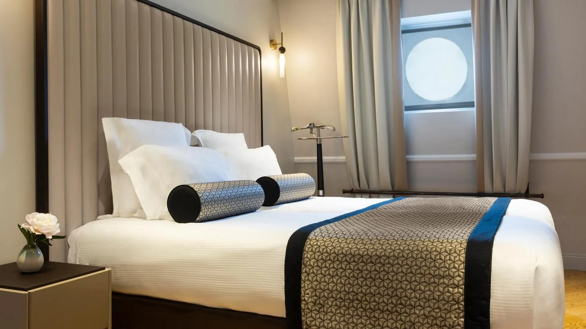 La Clef Tour Eiffel Paris By The Crest Collection Hotel