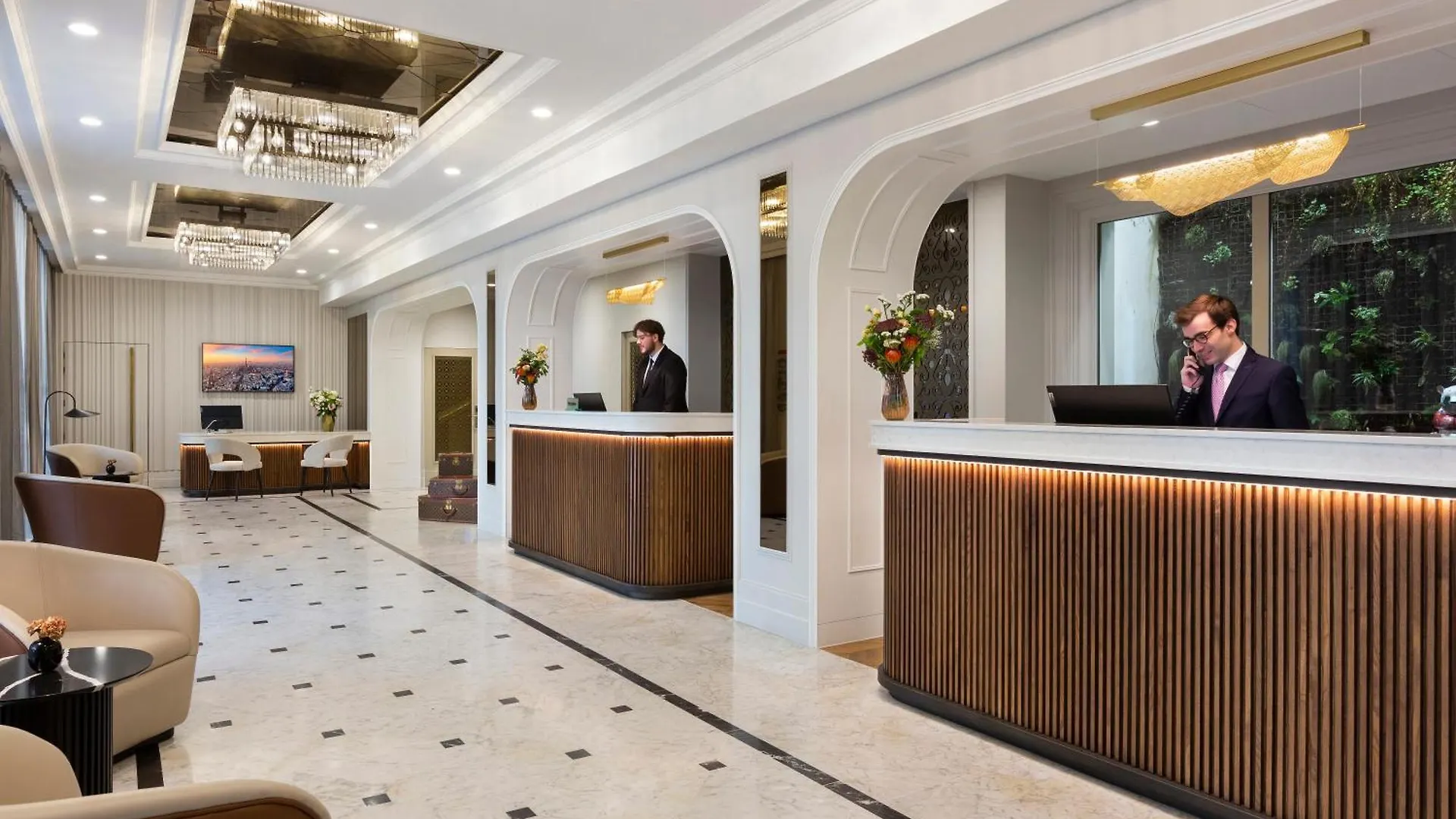 La Clef Tour Eiffel Paris By The Crest Collection Hotel