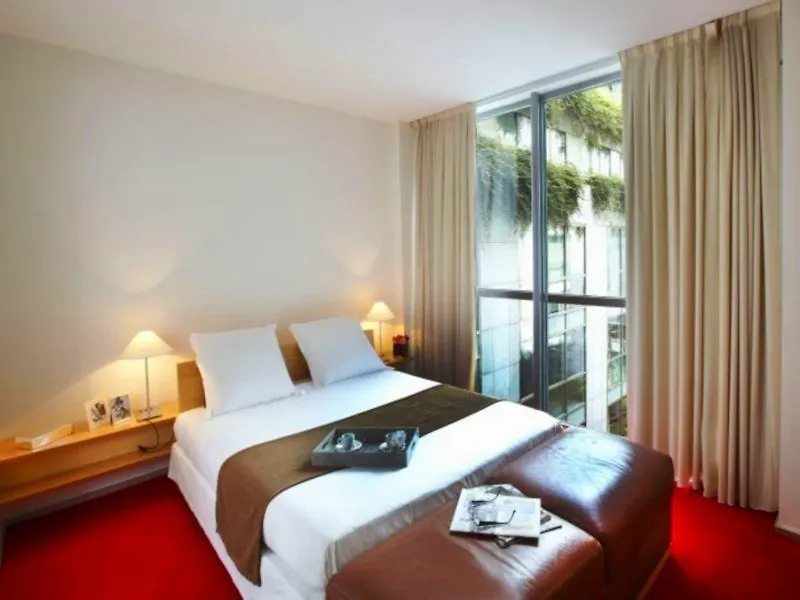 La Clef Tour Eiffel Paris By The Crest Collection Hotel France